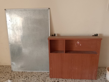 Jidhafs, Furniture, BHD 40,  Urgent Sale: Tv Divider, Single And King Size Beds, Computer Table