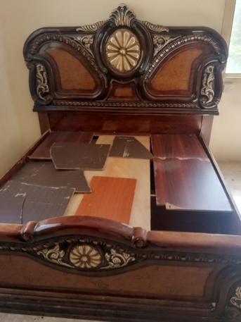 Jidhafs, Furniture, BHD 40,  Urgent Sale: Tv Divider, Single And King Size Beds, Computer Table