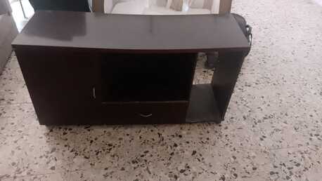 Jidhafs, Furniture, BHD 40,  Urgent Sale: Tv Divider, Single And King Size Beds, Computer Table