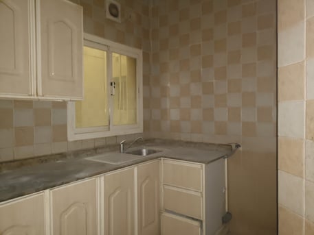 Manama, Apartments, Flats, Houses & Villas, BHD 190/month,  2 BR,  120 Sq. Meter,  Semi Furnished 2bhk Without Ewa
