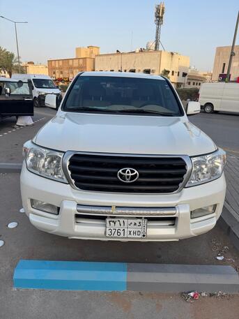 Riyadh, Vehicles, Cars & Trucks , SAR 98,  Toyota Land Cruiser,  2011,  Automatic,  208000 KM,   For Sale