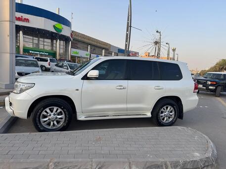 Riyadh, Vehicles, Cars & Trucks , SAR 98,  Toyota Land Cruiser,  2011,  Automatic,  208000 KM,   For Sale