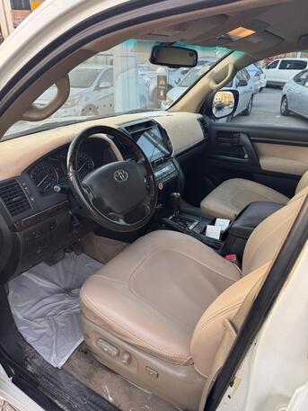 Riyadh, Vehicles, Cars & Trucks , SAR 98,  Toyota Land Cruiser,  2011,  Automatic,  208000 KM,   For Sale