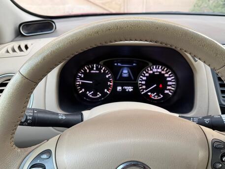 Riyadh, Vehicles, Cars & Trucks , SAR 37000,  Nissan Pathfinder,  2013,  Automatic,  178500 KM,    For Sale. 37500 SAR