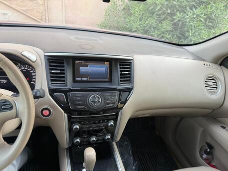 Riyadh, Vehicles, Cars & Trucks , SAR 37000,  Nissan Pathfinder,  2013,  Automatic,  178500 KM,    For Sale. 37500 SAR