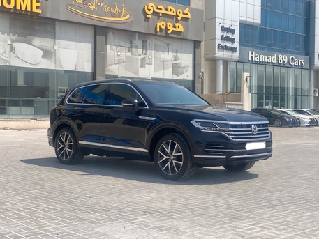 Manama, Vehicles, Cars & Trucks , BHD 8500,  Volkswagen Touareg,  2018,  Automatic,  129200 KM,    (Black)