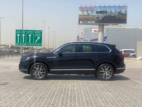 Manama, Vehicles, Cars & Trucks , BHD 8500,  Volkswagen Touareg,  2018,  Automatic,  129200 KM,    (Black)