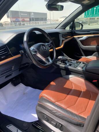 Manama, Vehicles, Cars & Trucks , BHD 8500,  Volkswagen Touareg,  2018,  Automatic,  129200 KM,    (Black)
