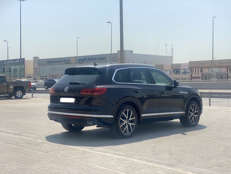 Manama, Vehicles, Cars & Trucks , BHD 8500,  Volkswagen Touareg,  2018,  Automatic,  129200 KM,    (Black)