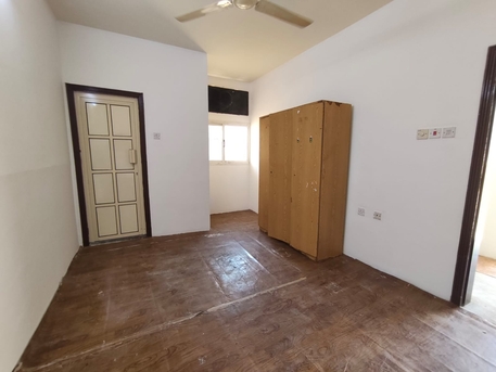 Gudaibiya, Apartments, Flats, Houses & Villas, BHD 140/year,  1 BR,  Gudaibiya:- Rooftop Studio Flat On Rent With Ewa..