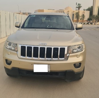 Al Shemaysi, Vehicles, Cars & Trucks , SAR 22000,  Jeep Grand Cherokee,  2012,  Automatic,  251000 KM,   Laredo  &ndash; 3.6L (Gold) For Sale