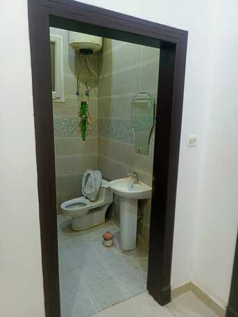 Al Saadah, Bedspace For Rent, SAR 350/month,  Required Decent Roommates In 2 Room Apartment