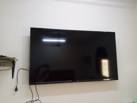 Jeddah, Household Items, SAR 1000,  60 Inch Smart Tv Urgent Sale Due To Final Exit