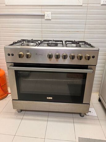 Al Malaz, Household Items, SAR 500,  Brand-Ferre - Gas Range Cooker (5 Burner + Gas Oven)