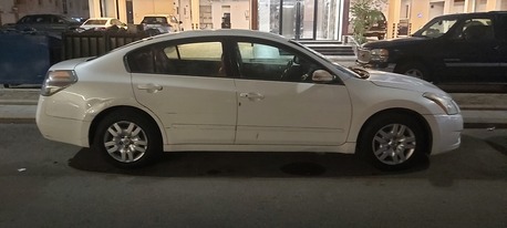 Jeddah, Vehicles, Cars & Trucks , SAR 17000,  Nissan Altima,  2010,  Automatic,  230500 KM,    White Color For Sale