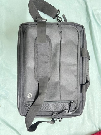 Akrabia, Computers, SAR 400,  New HP ORIGINAL LAPTOP BAG And CHARGER WITH TWO US UE POWER ADAPTER