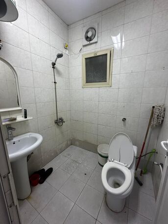 Dammam, Rooms for Rent, SAR 650/month,  Available One Room In 2bhk Family Flat And It&rsquo;s Suitable For Bachelor Executives..