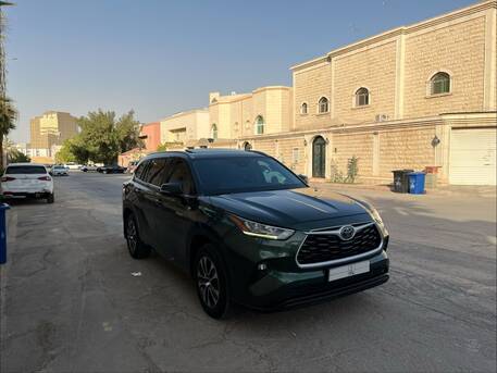 Al Wizarat, Vehicles, Cars & Trucks , SAR 125000,  Toyota Highlander Hybrid,  2023,  Automatic,  114000 KM,    GLE | Cypress Green | Mint Condition | 114K KM