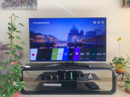 Umm Al Hassam, Household Items, BHD 20,  Glass Top Tv Stand
