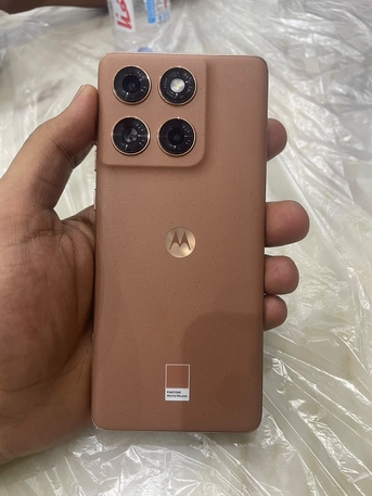 Riyadh, Mobile Phones, SAR 800,  Motorola Edge 60 New Mobile 2months Old