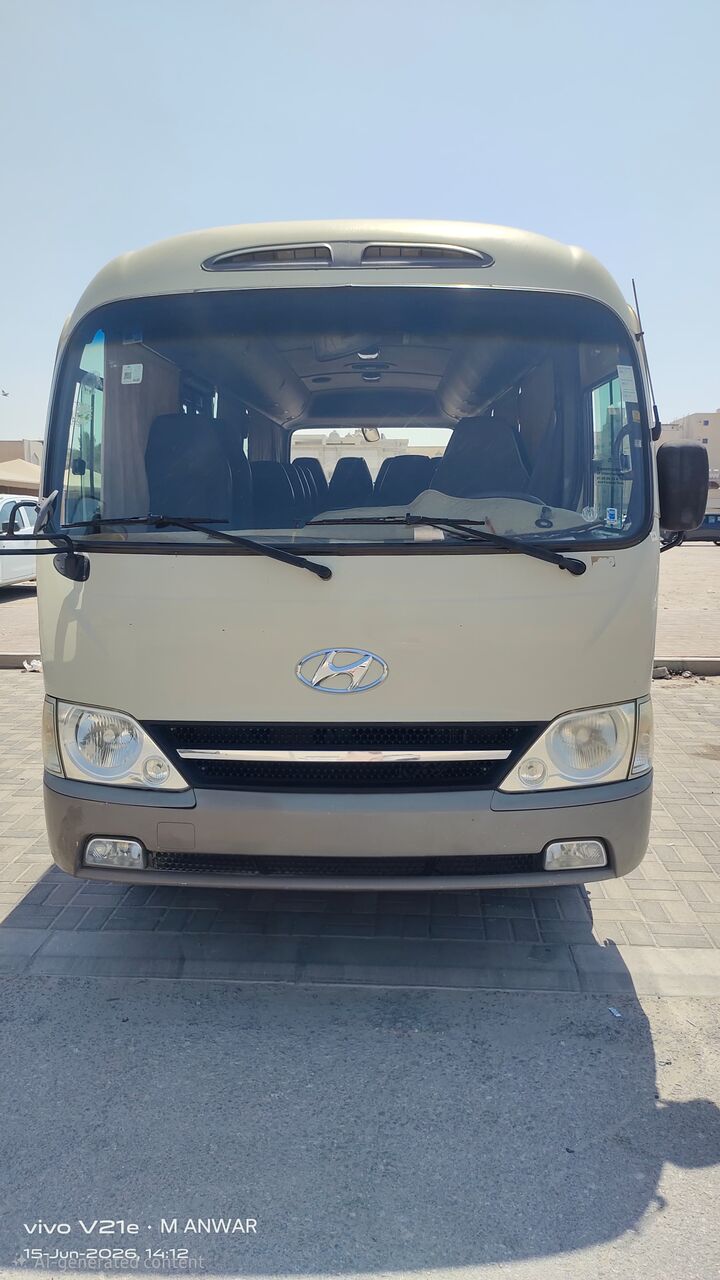 Riyadh, Job Seekers, Hyundai Coaster