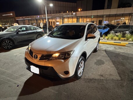 Riyadh, Vehicles, Cars & Trucks , SAR 48500,  Toyota RAV4,  2015,  Automatic,  179 KM,  Clean Car