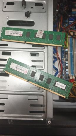 Manama, Computers, BHD 25,  Old Desktop PC For Sale &ndash; Intel System With Graphics Card