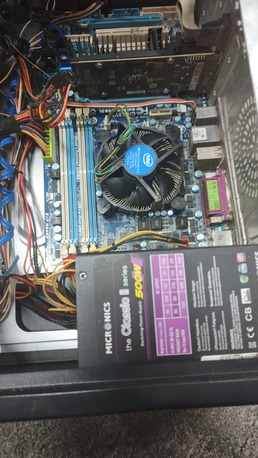 Manama, Computers, BHD 25,  Old Desktop PC For Sale &ndash; Intel System With Graphics Card