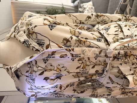 Riyadh, Clothing & Accessories, SAR 700,  Off-White Floral Logo Dress &ndash; US 12