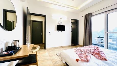 Gurgaon, Apartments, Flats, Houses & Villas, INR 2000/month,  Furnished,  Studio,  220 Sq. Feet,  Top-rated Hotel, Deluxe Rooms Near Medanta Medicity Hospital Gurgaon