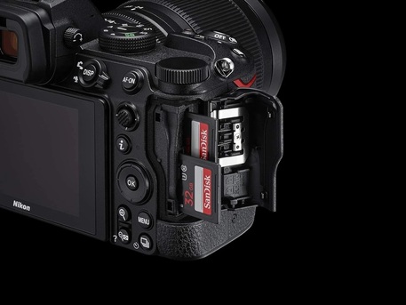 Tampa Bay, Electronics, USD 1100,  Selling : Nikon Z5 Mirrorless Digital Camera + Z 24-70mm F/4 S Lens