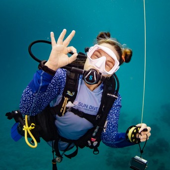 Tegucigalpa, Business, Sun Divers Roatan