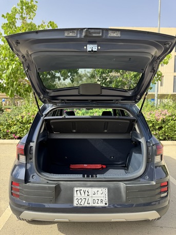 Riyadh, Vehicles, Cars & Trucks , SAR 55000,  Hyundai Venue,  2024,  Automatic,  31000 KM,   1.0 Turbo,  For Sale Or Waiver