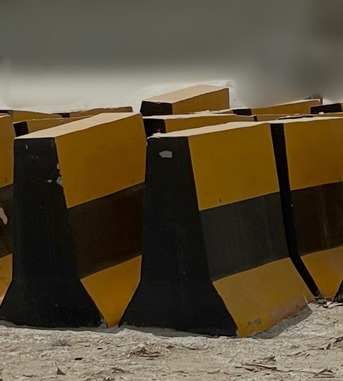 Manama, Industrial Machinery, BHD 20,  Used Concrete Barrier Blocks For Sale