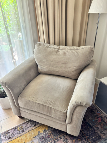 Al Jubail Al Balad, Furniture, SAR 250,  Excellent Arm Chair Sofa (home Center)