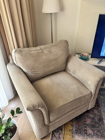 Al Jubail Al Balad, Furniture, SAR 250,  Excellent Arm Chair Sofa (home Center)