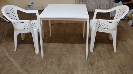 Jeddah, Household Items, SAR 150,  Ikea White Table And Chairs