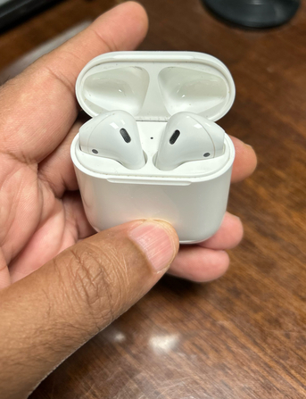 Jeddah, Mobile Phones, SAR 200,  Airpods 2 Gen