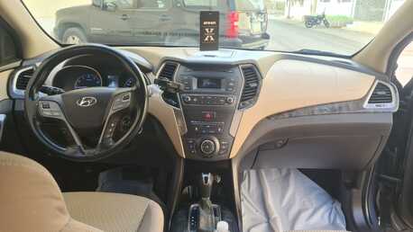 Riyadh, Vehicles, Cars & Trucks , SAR 40,  Hyundai Santa Fe,  2017,  Automatic,  320150 KM,   - Model  - 7 Seater Family Car