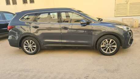 Riyadh, Vehicles, Cars & Trucks , SAR 40,  Hyundai Santa Fe,  2017,  Automatic,  320150 KM,   - Model  - 7 Seater Family Car