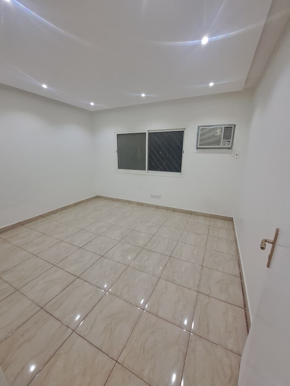 Al Rahmaniyah, Apartments, Flats, Houses & Villas, SAR 34000/year,  2 BR,  Family Room Available At Wurud  Area
