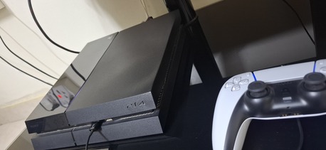 Jeddah, Electronics, SAR 1200,  VERY GOOD CONDITION PS4 FOR SALE