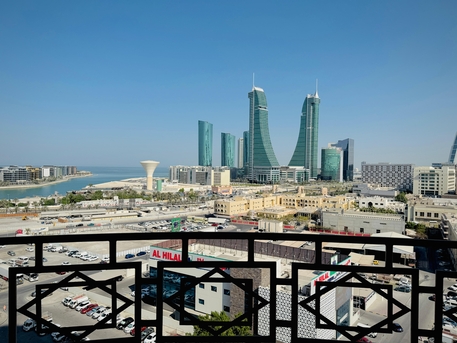 Manama, Apartments, Flats, Houses & Villas, BHD 380/month,  2 BR,  Luxurious 2-Bedroom Apartment In Central Manama &ndash; Sea & City Views!