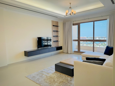 Manama, Apartments, Flats, Houses & Villas, BHD 380/month,  2 BR,  Luxurious 2-Bedroom Apartment In Central Manama &ndash; Sea & City Views!
