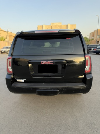 Riyadh, Vehicles, Cars & Trucks , SAR 79500,  Gmc Yukon,  2017,  Automatic,  192000 KM,