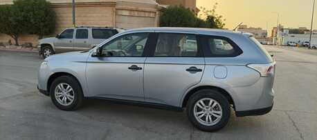 Riyadh, Vehicles, Cars & Trucks , SAR 25000,  Mitsubishi Outlander,  2014,  Automatic,  215000 KM,  , ,  , 215,000 Km,  4&times;4