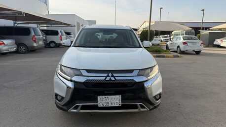 Riyadh, Vehicles, Cars & Trucks , SAR 36000,  Mitsubishi Outlander,  2022,  Automatic,  260000 KM,  , ,  , 260,000 Km, Full Option 4×4