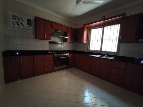 Manama, Apartments, Flats, Houses & Villas, BHD 200/year,  2 BR,  Jidali:- Groundfloor 2Bhk Semifurnished Flat On Rent..