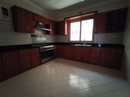 Manama, Apartments, Flats, Houses & Villas, BHD 200/year,  2 BR,  Jidali:- Groundfloor 2Bhk Semifurnished Flat On Rent..