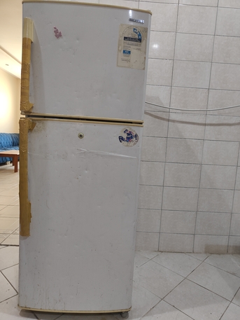 Riyadh, Appliances, SAR 330,  Samsung Refrigerator In Good Condition -  Double Door For Sale